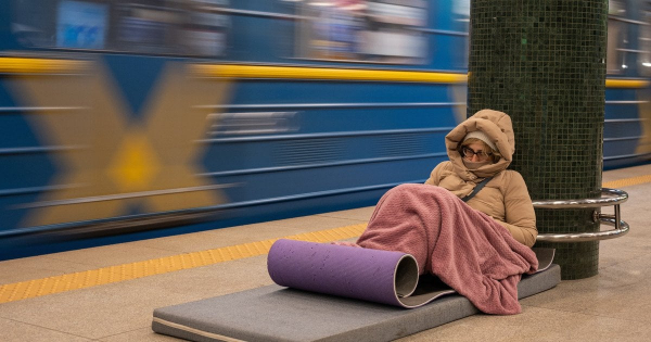 
 Блекаут в&nbsp;Києві: будинки заливає окропом, автівки примерзають до&nbsp;землі&nbsp;&mdash; що&nbsp;відомо
 