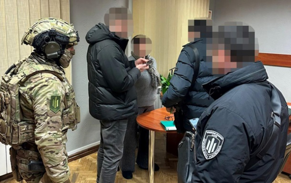 У Києві посадовці РДА продавали ухилянтам фіктивне опікунство У Києві посадовці РДА продавали ухилянтам фіктивне опікунство