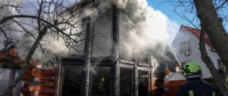 У Києві сталася пожежа у приватному будинку: серед постраждалих дитина