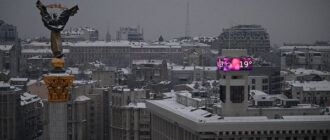 Шмигаль "мобілізує" енергетиків: у Київ прибули додаткові бригади