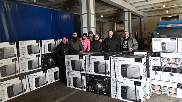 "У нас вдома 5 градусів тепла": кияни можуть зігрітися та поїсти у пунктах незламності