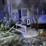 Уламки безпілотника влучили у багатоповерхівку в Києві