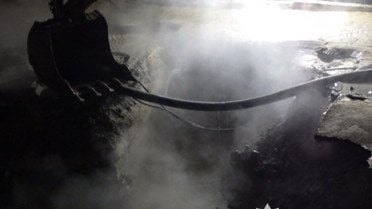 
 У Києві 16-річна дівчина впала в яму з окропом: 73% опіків тіла (фото)
 