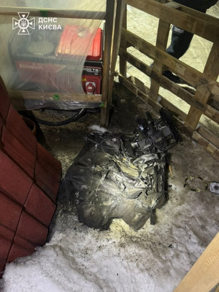 
 РФ атакувала дронами Київ і область: є загиблі, зруйновані будинки (фото, відео)
 