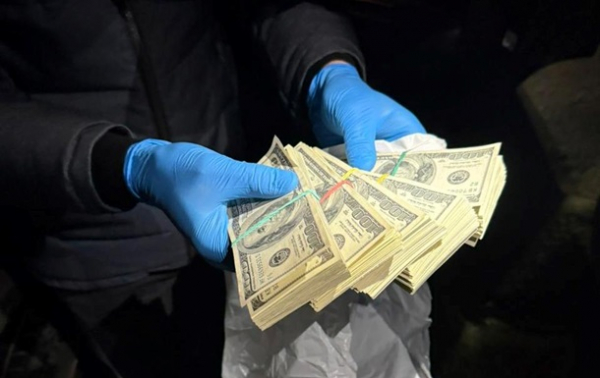 У Києві шахрай вимагав $100 тисяч у посадовця ТЦК У Києві шахрай вимагав $100 тисяч у посадовця ТЦК