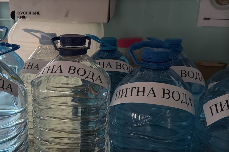"У нас вдома 5 градусів тепла": кияни можуть зігрітися та поїсти у пунктах незламності