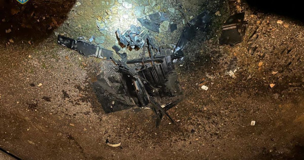 На Київщині уламки російського дрона впали на території дитячого садка: де були діти
На Київщині уламки російського дрона впали на території дитячого садка: де були діти