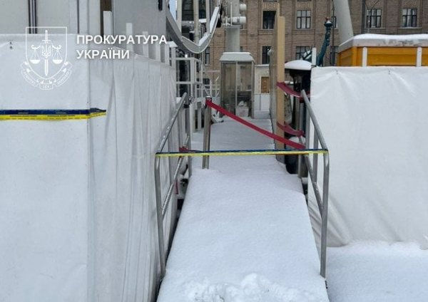 Київське колесо огляду на Подолі тимчасово зупинили — яка причина
Київське колесо огляду на Подолі тимчасово зупинили — яка причина