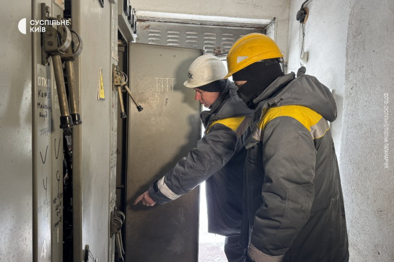 "20 хвилин працюємо, 10 хвилин погрілись в машині" — як енергетики Києва ремонтують обладнання