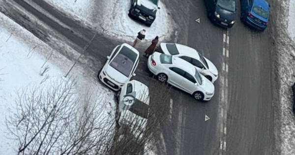 У Києві зіткнулися п’ять автівок: з’явилося фото
У Києві зіткнулися п’ять автівок: з’явилося фото