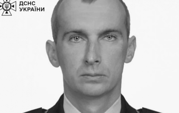 У Києві помер рятувальник, який потрапив під повторний удар РФ У Києві помер рятувальник, який потрапив під повторний удар РФ