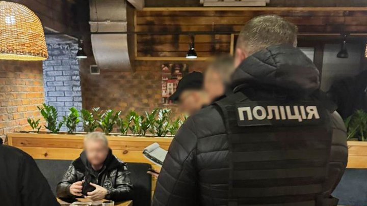 Вимагав $100 тисяч у посадовця ТЦК за "вирішення питань" з ДБР: киянину оголосили підозру