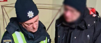 Поліція склала протокол на охоронця паркінгу, який не пускав до укриття