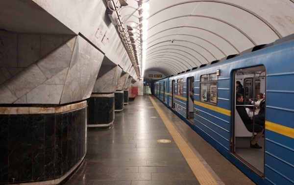 У Києві вимушено збільшили інтервал руху поїздів метро