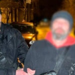 Напад у супермаркеті Києва: п’яний чоловік наставив зброю на покупців та персонал