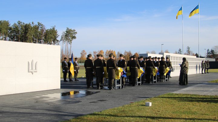 Верховний суд визнав незаконною передачу лісу під Національне меморіальне військове кладовище