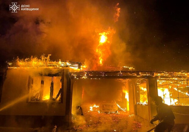 Пожежа у Дмитрівці під Бучею: загинула дружина ексзаступника голови КОДА, він і доньки в лікарні -