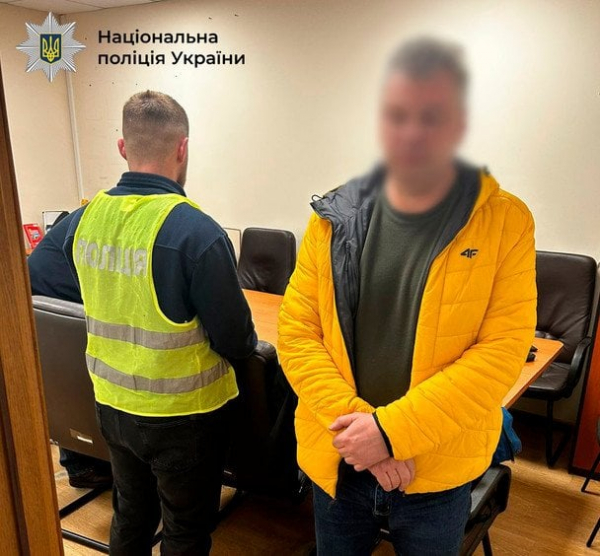З’явились нові подробиці інциденту з падінням 16-річної дівчини в яму з окропом у Києві
З’явились нові подробиці інциденту з падінням 16-річної дівчини в яму з окропом у Києві