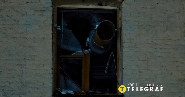 Обстріл Києва: під удар потрапила відома шоколадна фабрика (фото)
Обстріл Києва: під удар потрапила відома шоколадна фабрика (фото)