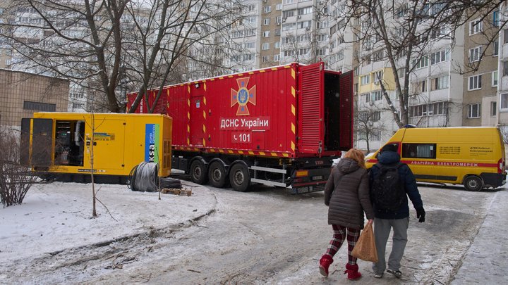 У Києві повернули світло для 88 тисяч осель після російської масованої атаки — ДТЕК