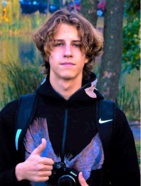 
 Вбивство підлітка на фунікулері: адвоката нападника покарали
 