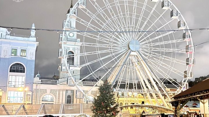 Суд зупинив роботу Колеса огляду на Подолі — атракціон арештовано
