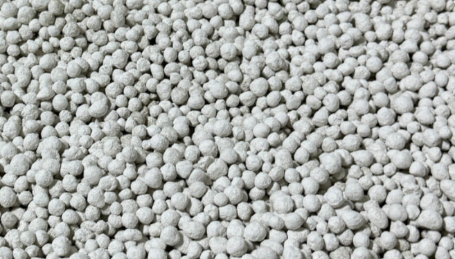 Когда и как вносить гранулированный известняк: советы агрономов