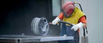 Піскоструменева обробка металу у Києві: технологічна основа довговічних конструкцій