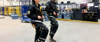 Укрпошта тестує екзоскелети для працівників у логістичному терміналі Києва