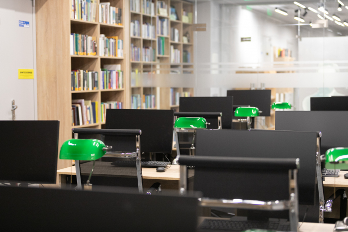 В Киеве в университете Гринченко открыли обновлённую безбарьерную библиотеку.