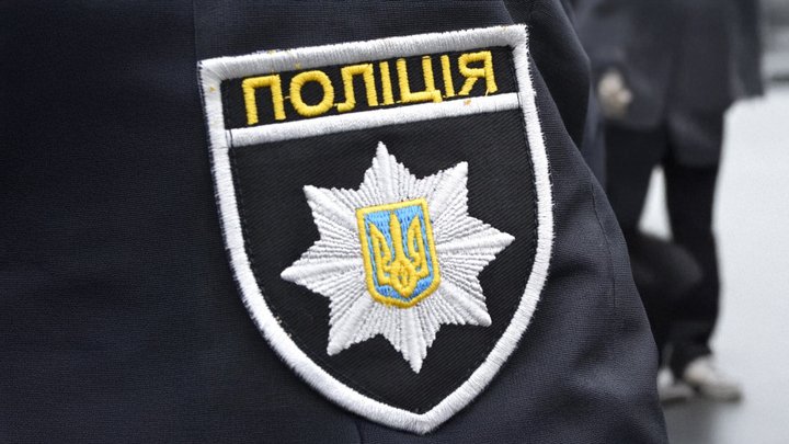 Підірвали авто неподалік від однієї з будівель СБУ в Києві: правоохоронці затримали двох чоловіків