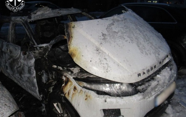 Затримано паліїв, які на замовлення нищили елітні авто у Києві Затримано паліїв, які на замовлення нищили елітні авто у Києві