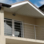 Перила для балкона як поєднання безпеки та дизайну