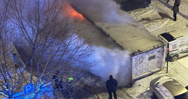 
 Пожежа в&nbsp;Києві: палає поблизу відомого ЖК&nbsp;(відео)
 