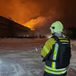 Після атаки РФ горять склади відомої шоколадної фабрики на Київщині (фото)