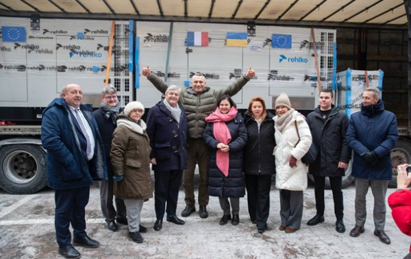 Франція передала Києву 30 генераторів