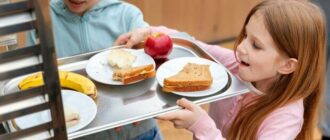 Безкоштовні гарячі обіди у школах України: що відомо про прогнраму для учнів