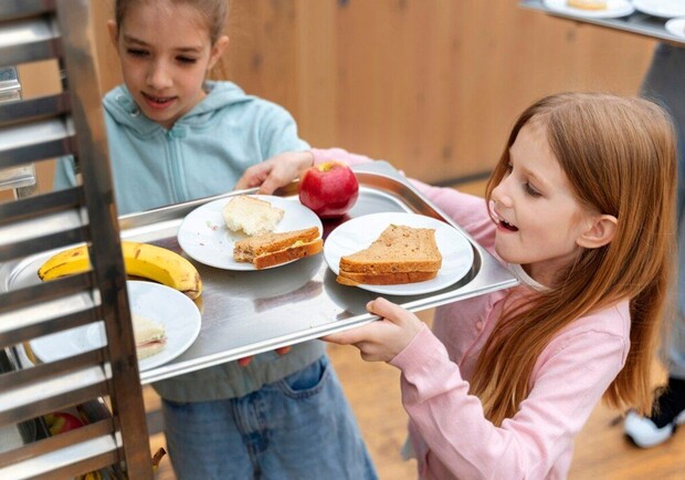 Шкільне харчування буде безкоштовне для всіх - що відомо. 