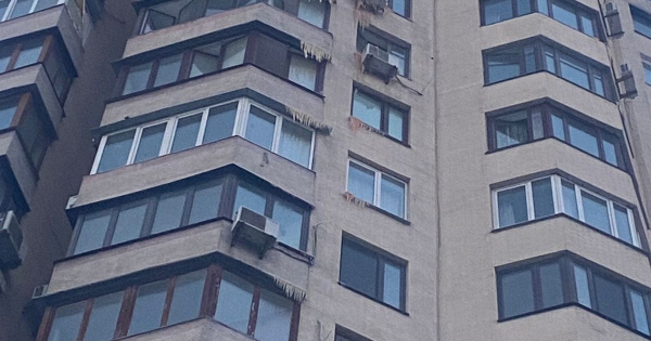 
 "Шматка стіни просто немає": мешканець Києва розповів про жахливу атаку РФ
 