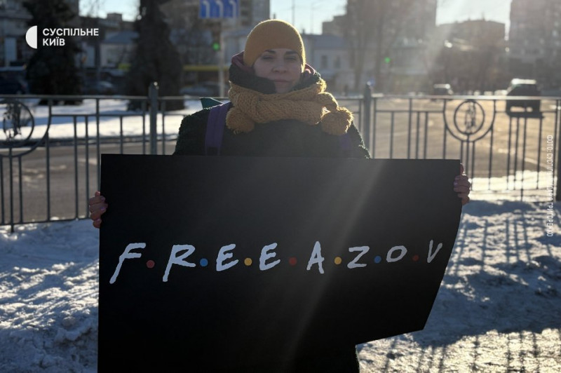 Наглядачі в неволі розповідають бійцям про акції: у Києві пройшов черговий захід на підтримку полонених