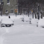 Київ зупинився через снігопад: де найбільші затори та затримки транспорту (фото, відео)