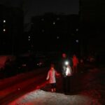 Чому в одній групі різні відключення будинків у Києві: пояснення ДТЕК