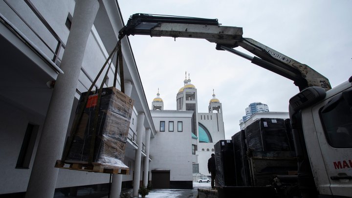 Християнська громада Кракова надала генератори та обігрівачі Києву на прохання глави УГКЦ