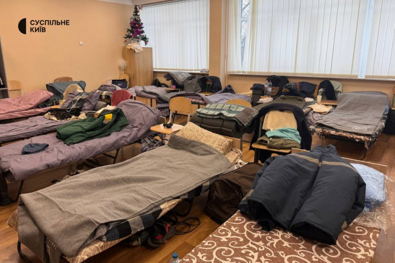 Допомагають жителям і енергетикам: у школах Києва не лише навчають учнів, а й забезпечують роботу "пунктів незламності"