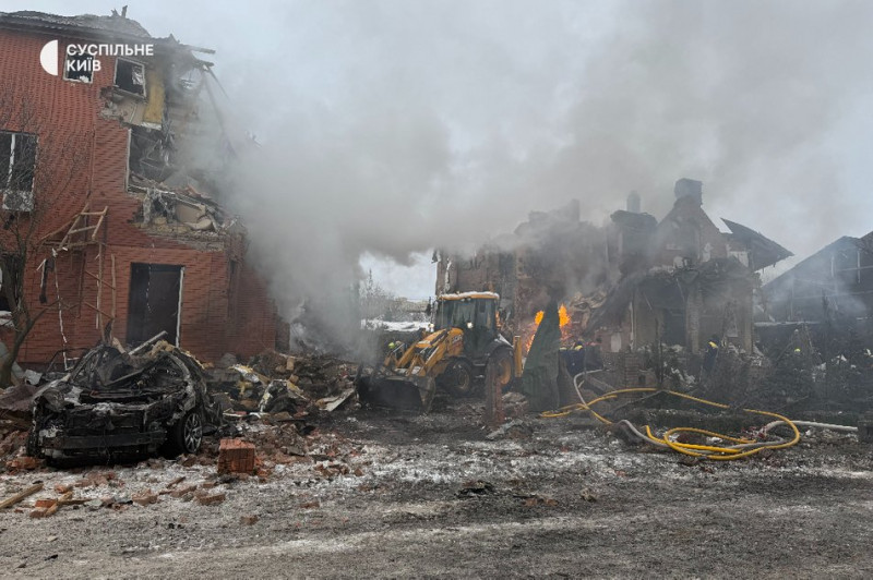 "Зарево, вогонь, дуже кричали люди": жителі Софіївської Борщагівки, що у передмісті Києва, про атаку РФ