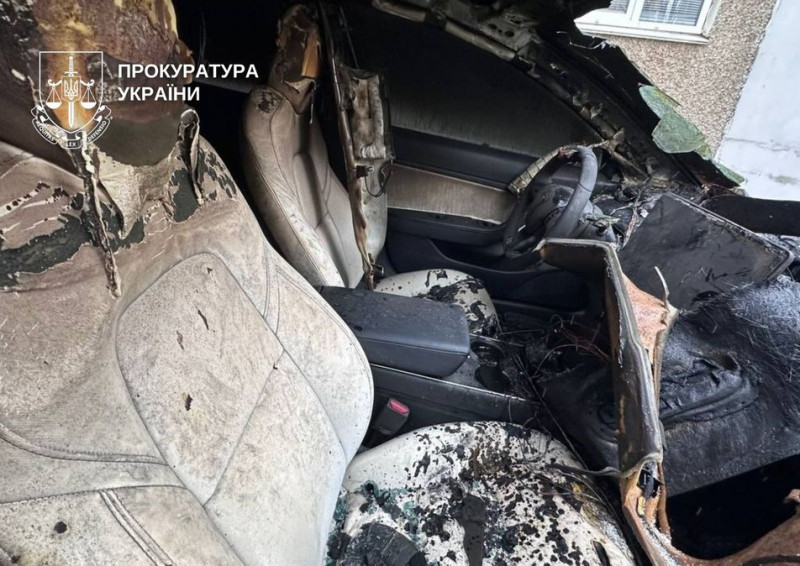 Палили Tesla на замовлення спецслужб РФ: серед підозрюваних є неповнолітня