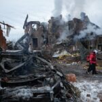 "Зарево, вогонь, дуже кричали люди": жителі Софіївської Борщагівки, що у передмісті Києва, про атаку РФ