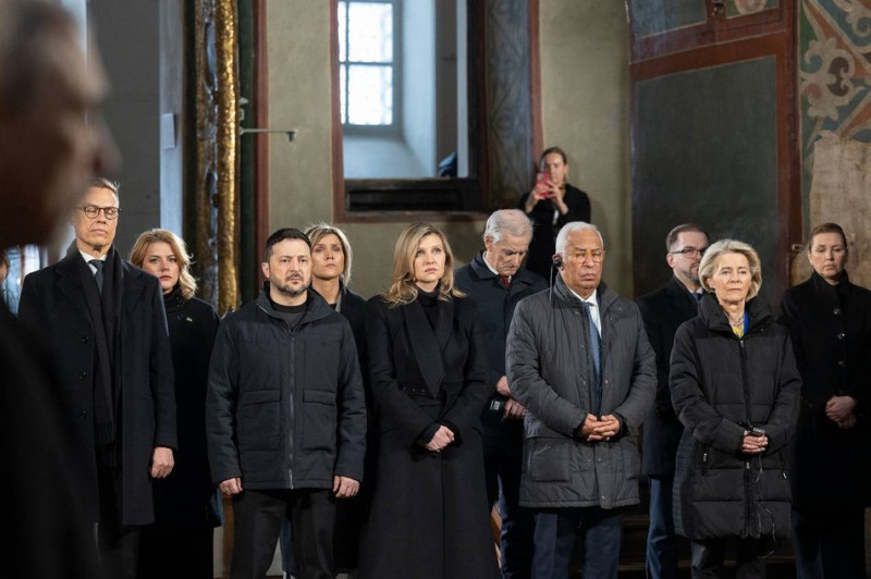 Зеленський та іноземні делегації взяли участь у молитві за Україну і вшанували полеглих військових