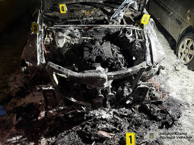 Спалив на замовлення сім автомобілів: поліція підозрює киянина