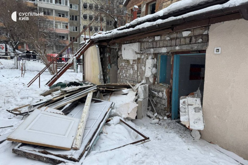 "Дякуємо Путіну, що звільнив від квартири й машини": що розповідають мешканці Солом'янського району Києва про атаку РФ